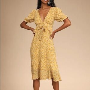 Lulus “Anything Lovelier” Yellow Floral Print Tiered Midi Dress 🌼 Size XS